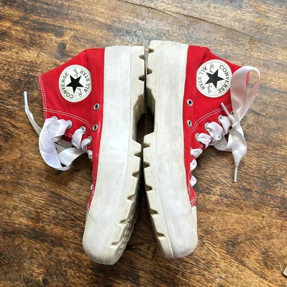 Custom Chuck Taylor All Star Lugged Platform
Red Customized with the word Kiss - Picture 10 of 11
